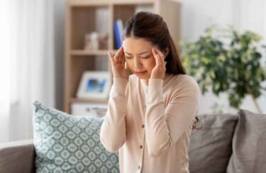 休み明けに腰痛・頭痛になりやすいは注意が必要！起こりやすい人の原因と予防策