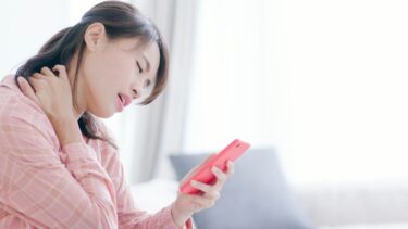 ストレートネック（スマホ首）の方は「逆流性食道炎」になりやすい！